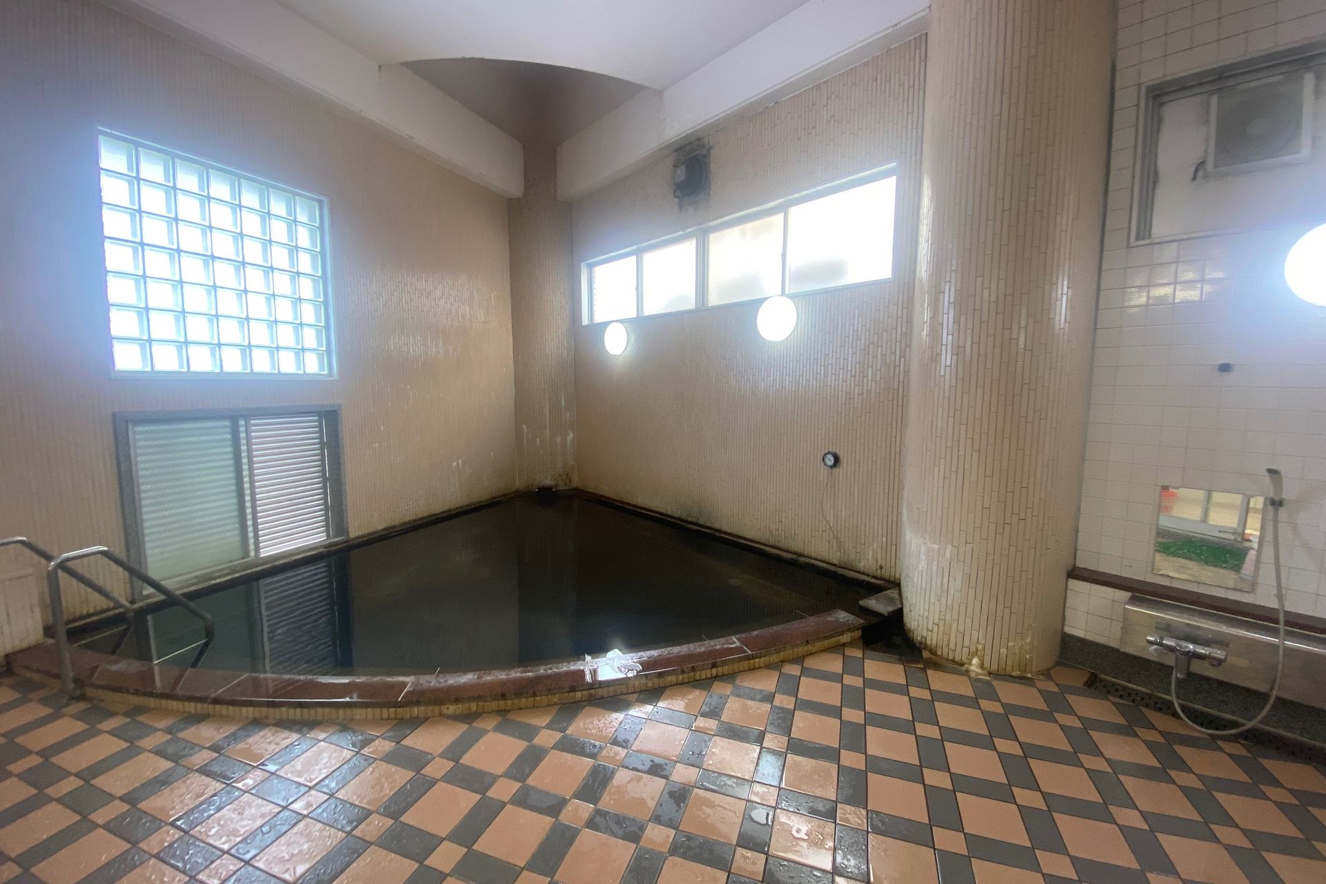 Chiiki Fukushi Sentā Arakawa Onsen