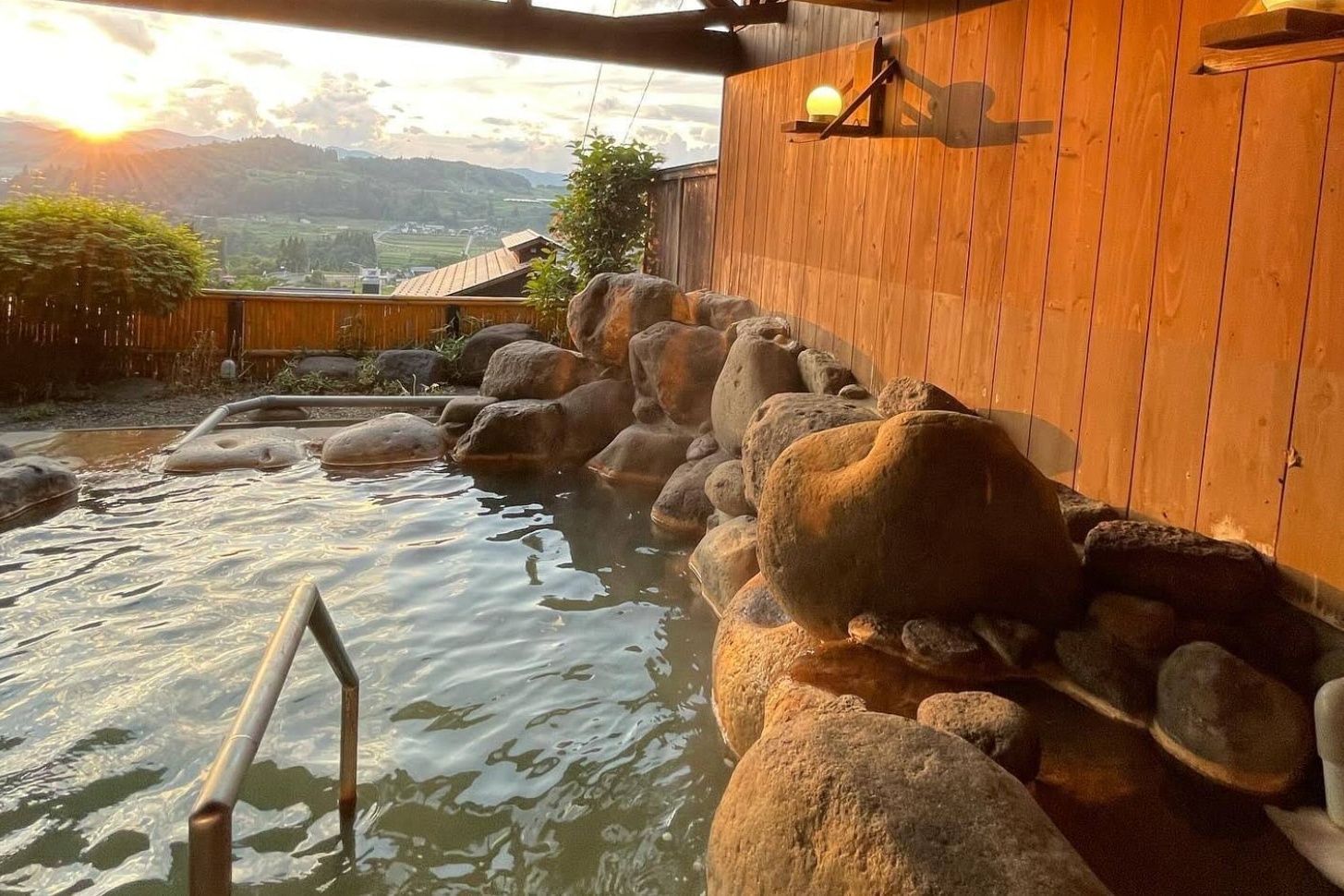 Ringo Onsen