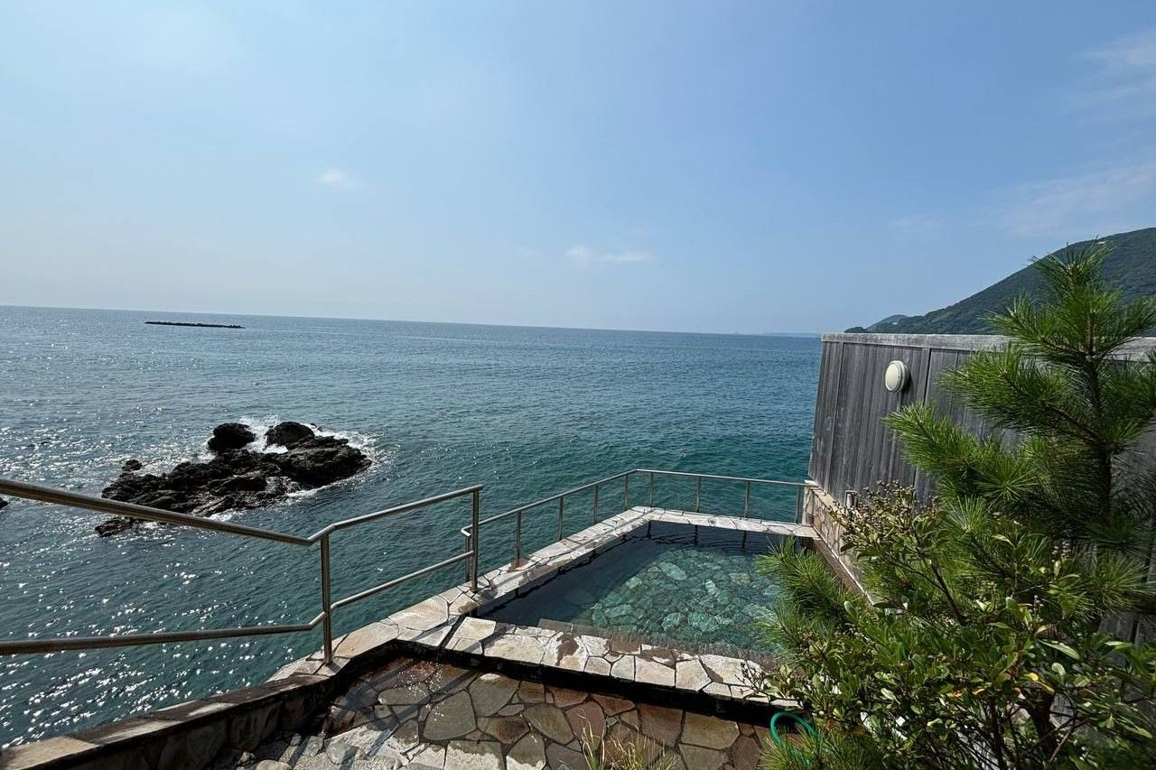 Fishermen’s Shack Public Spa
