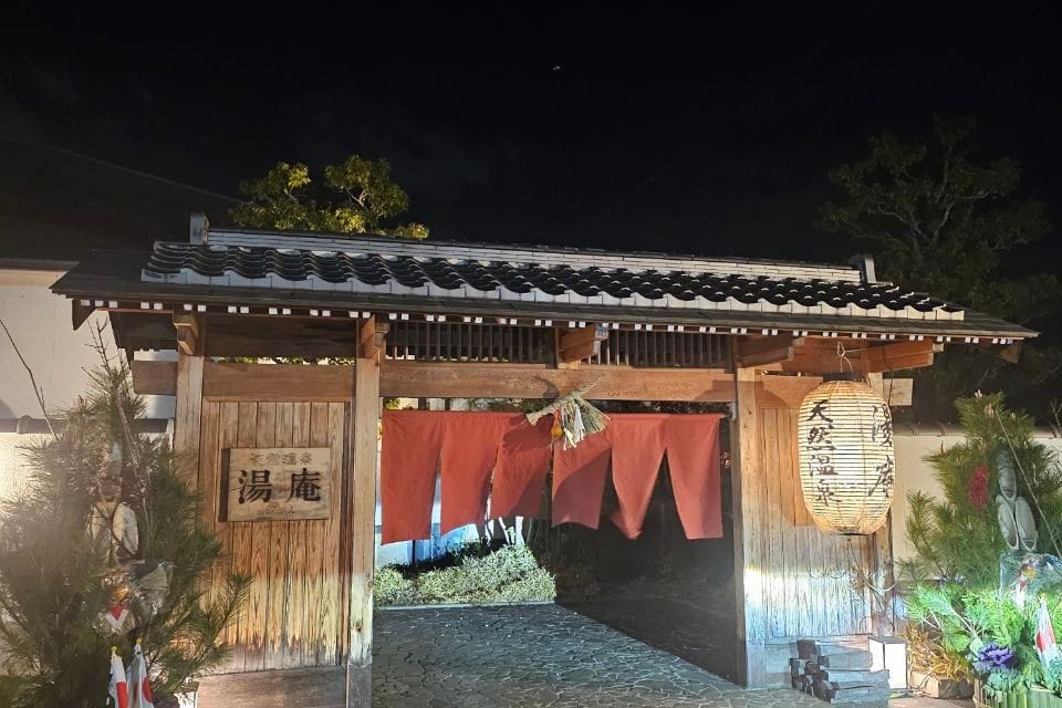 Natural Hot Spring Yūan
