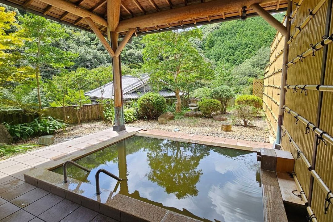 Tsurunoyu Onsen