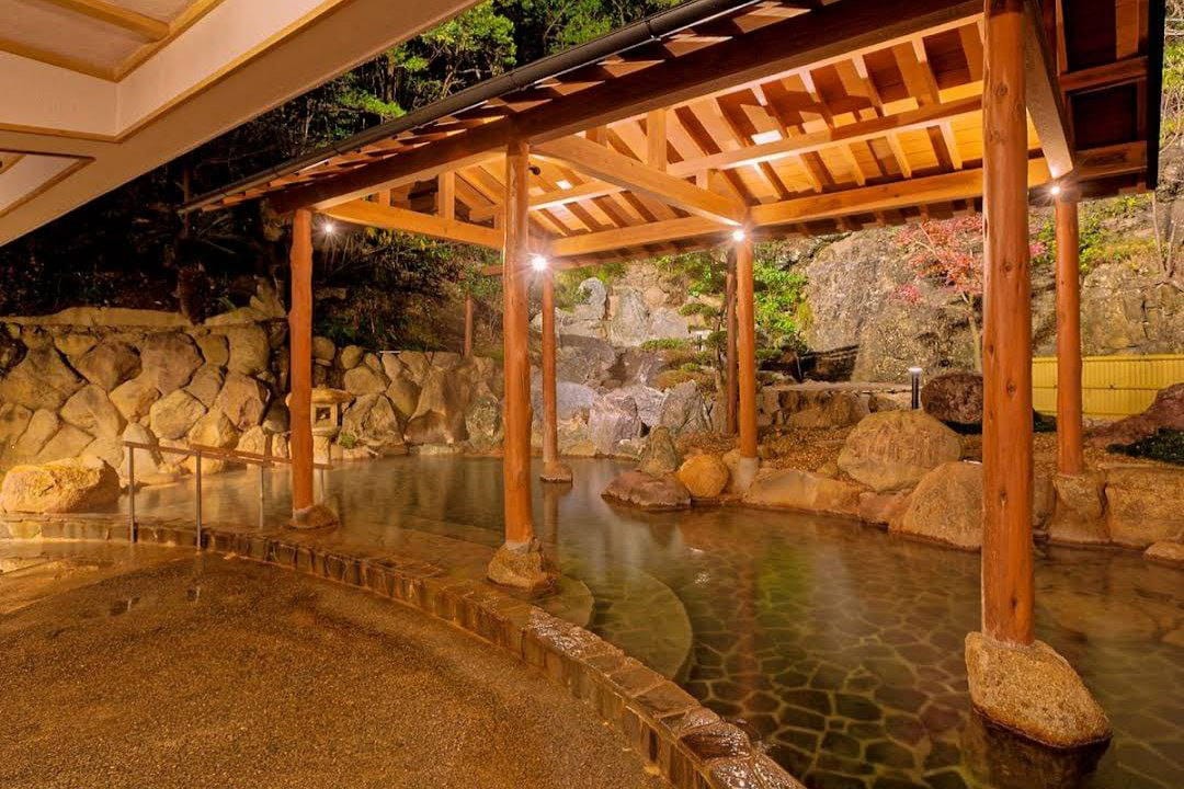 Oedo Onsen Monogatari Premium Shirahama Saichoraku