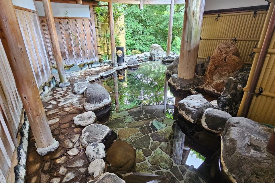 Nanadaru Onsen Hotel