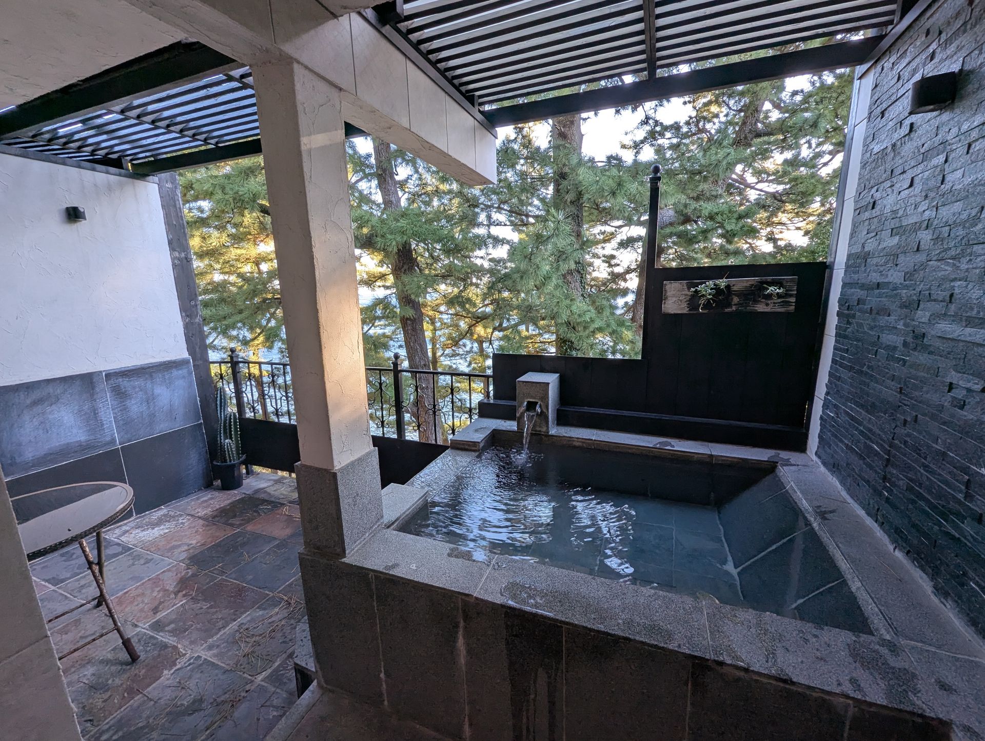 伊豆高原 天然温泉 ISANA Resort — photo 1