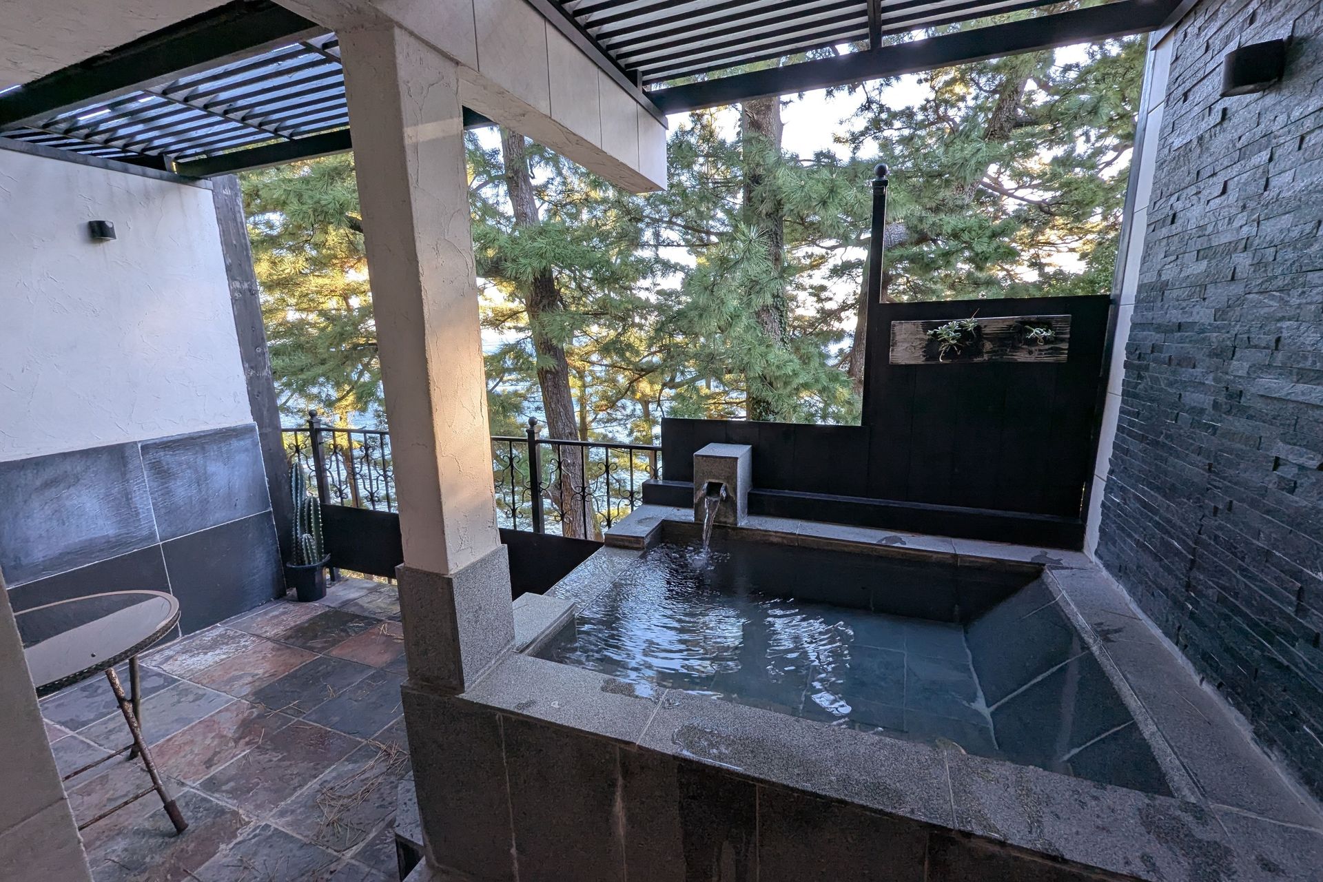 伊豆高原 天然温泉 ISANA Resort