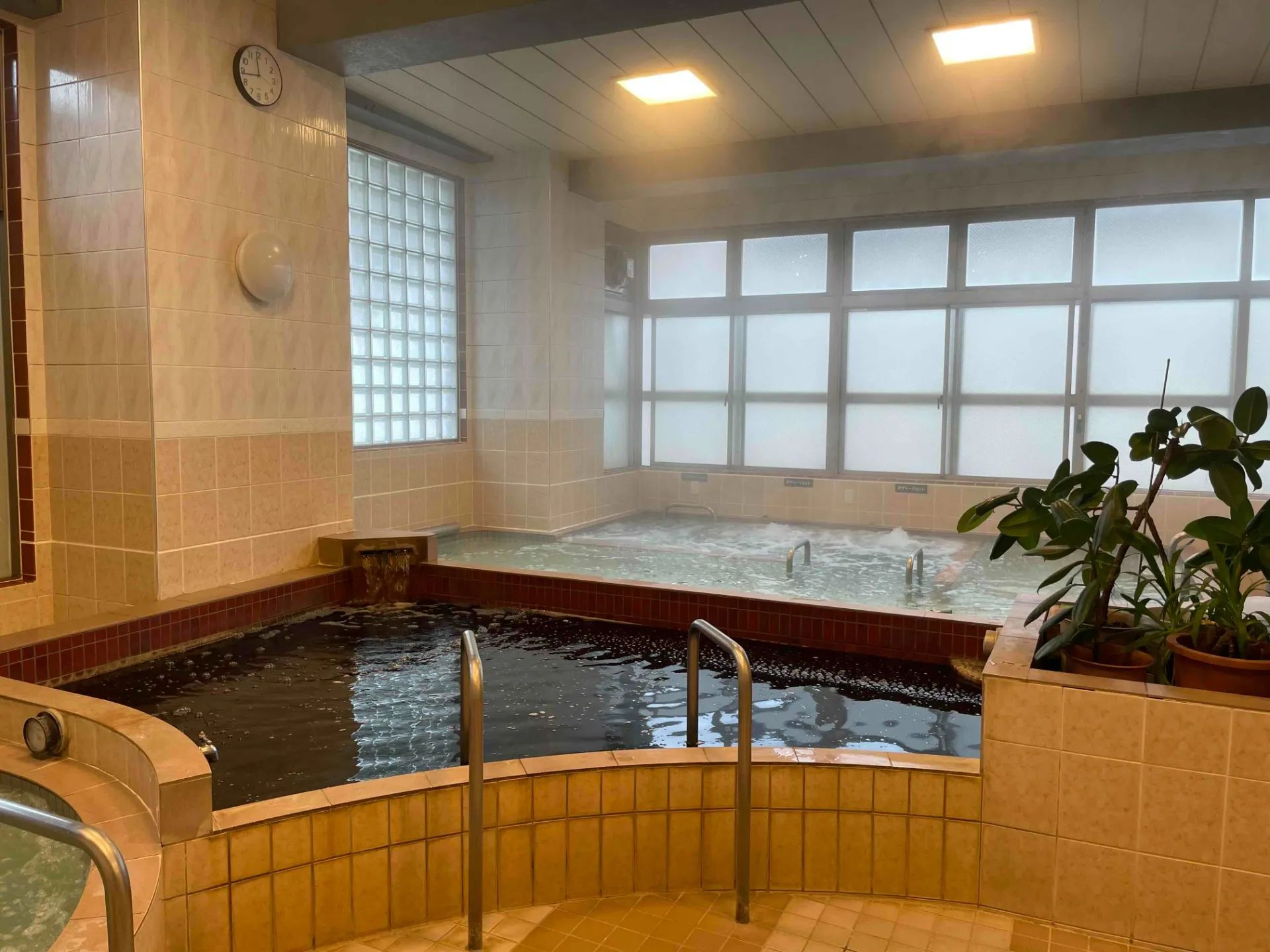 Kusatsu (Yokohama Ten-nen Onsen) — photo 1