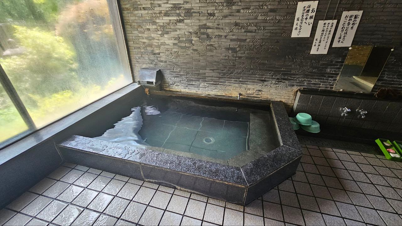 Yoshinoike Onsen — photo 8