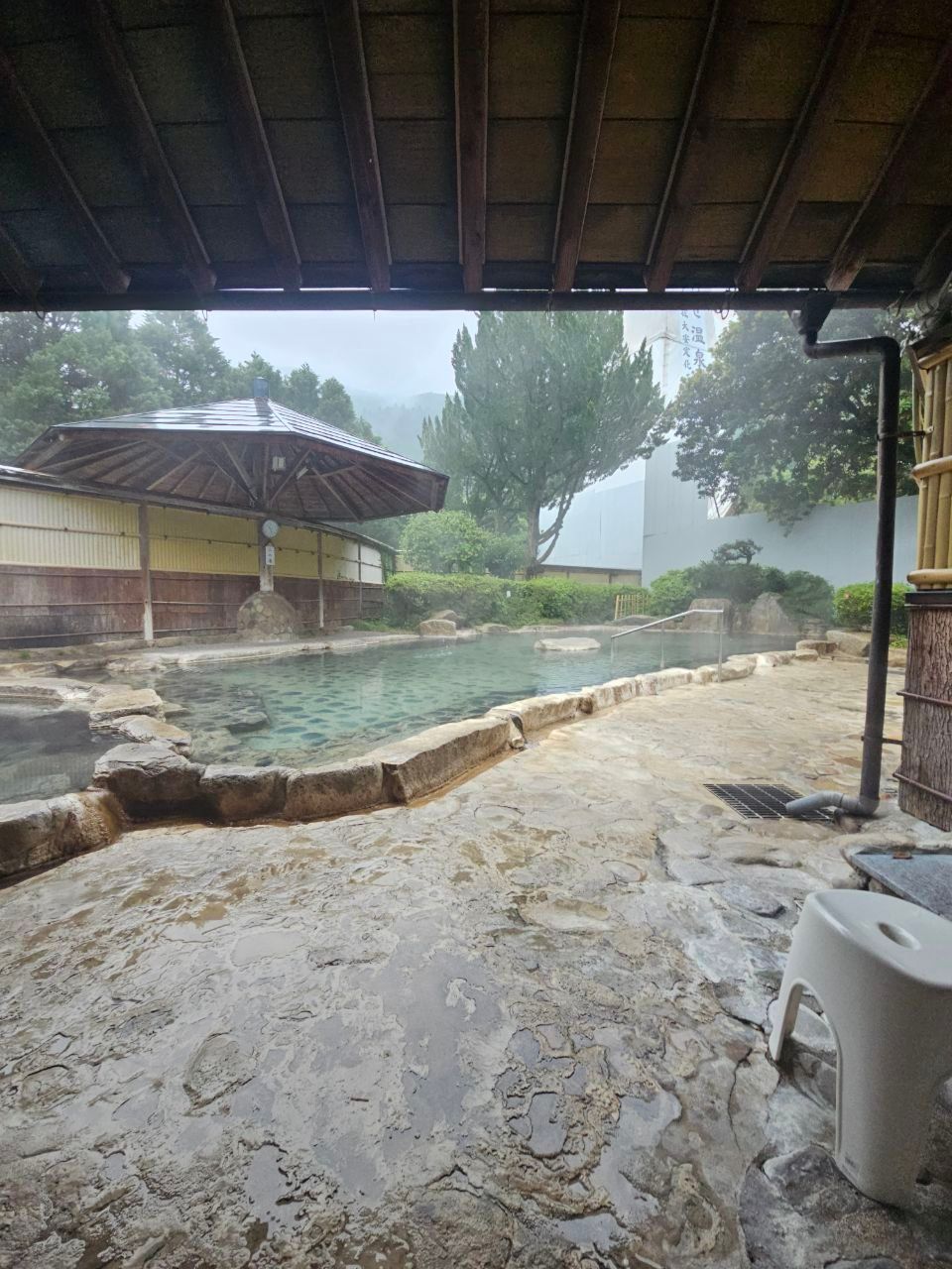 Watarase Onsen large open-air bath — photo 2
