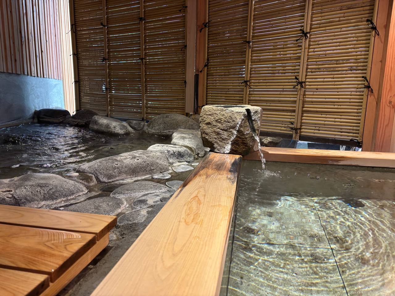 AKARI et KAORI（アカリエカオリ）［旧ねの湯 対山荘］ — photo 5