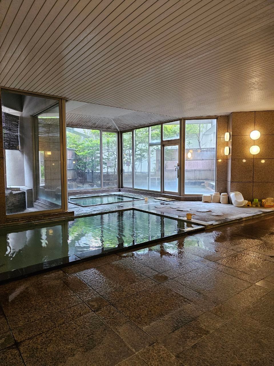 Kofu Kinenbi Hotel — photo 1