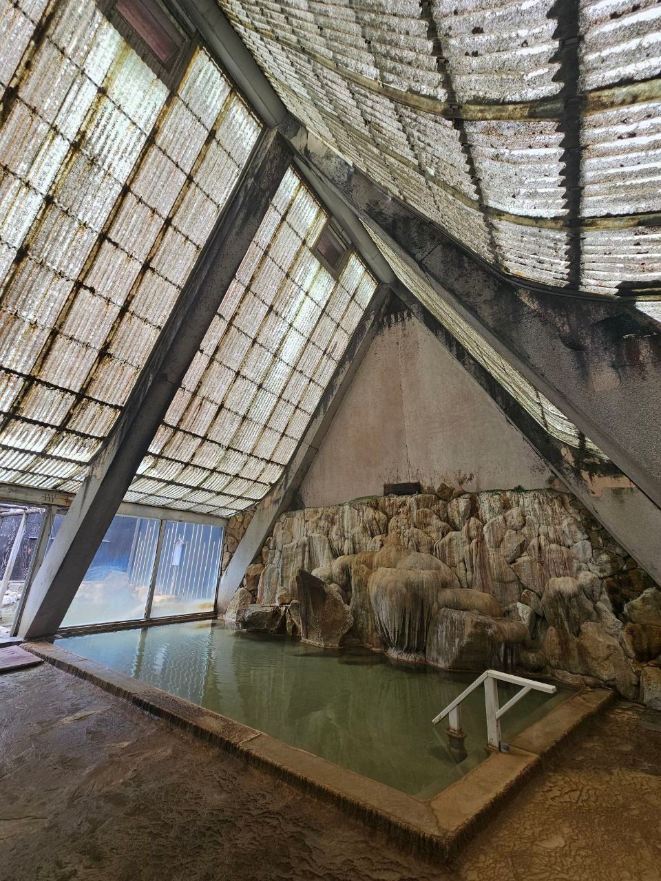 Shirahama Kan — photo 2